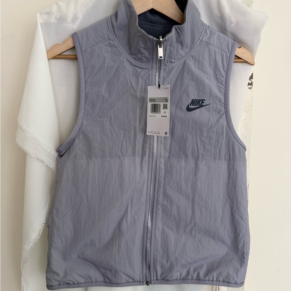 NWT Nike Women's Light Gray/Purple Vest Size XS - Picture 2 of 6